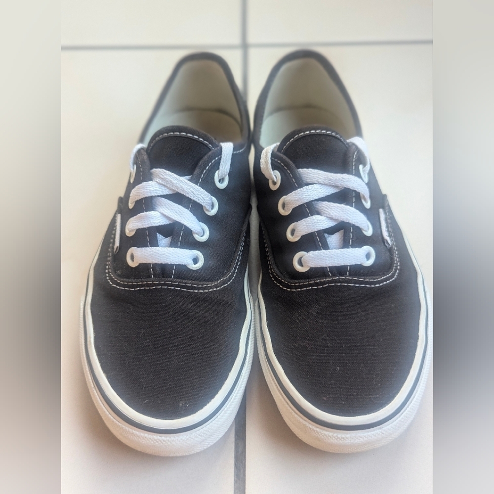 Kids | Vans | Authentic Black Classic - Kids 5Y - Picture 2 of 10